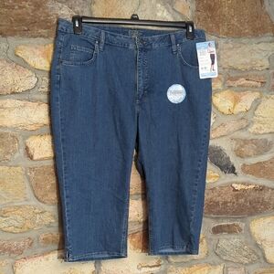 Riders By Lee Slender Stretch Capri Jeans